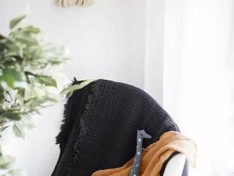 DIY狗狗窝（从废旧衣到新狗狗窝，手工制作更环保、更亲密）